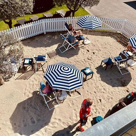 Schlosshof Charme Resort - Hotel & Camping Lana Exterior photo