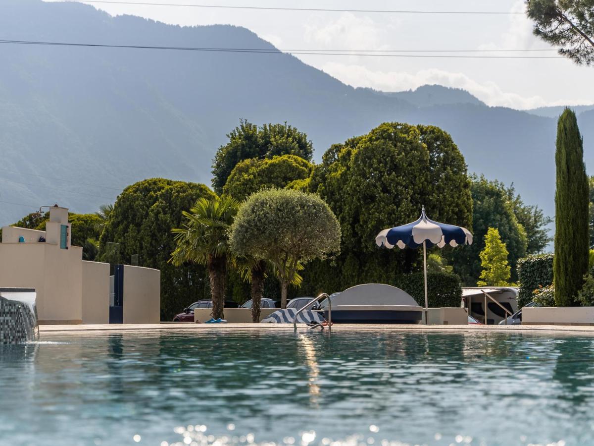 Schlosshof Charme Resort - Hotel & Camping Lana Exterior photo